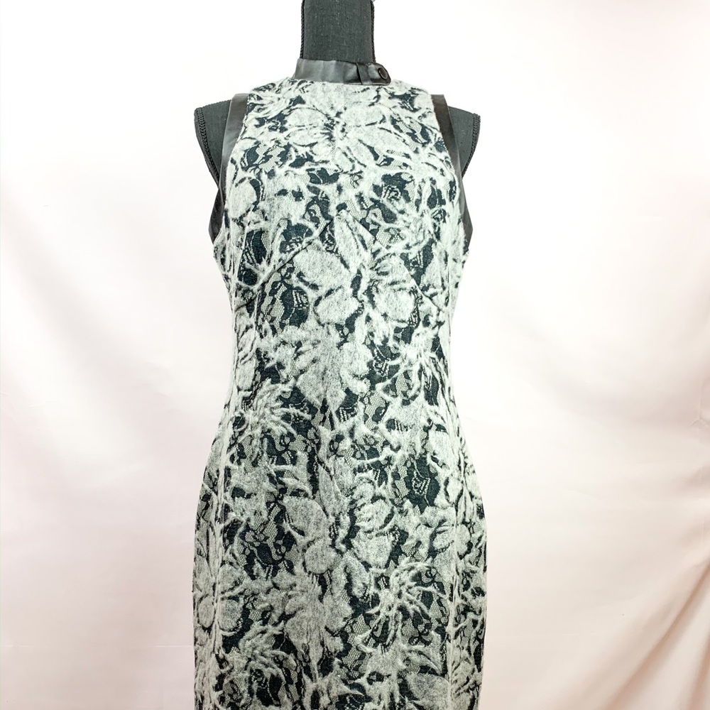 Sleeveless leather trimmed fitted G.I.L.I. dress
